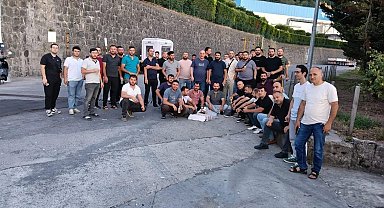 Çınar Çelik işçilerinden oturma eylemi