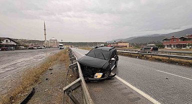 D100'de sağanak yağış çok sayıda kazaya sebep oldu