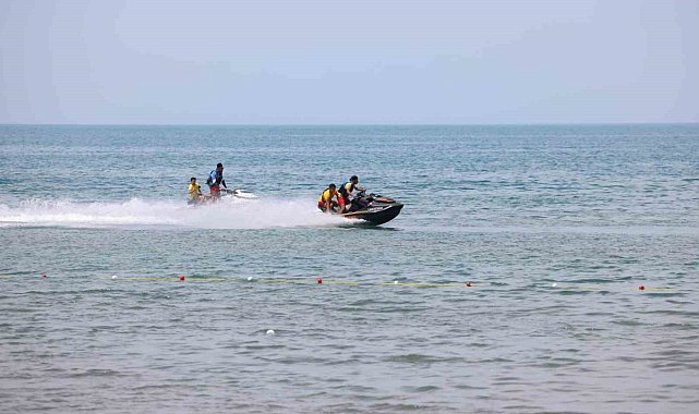 Dalgalara karşı zamanla yarış: KOSKEM 7 günde 68 kişiyi kurtardı