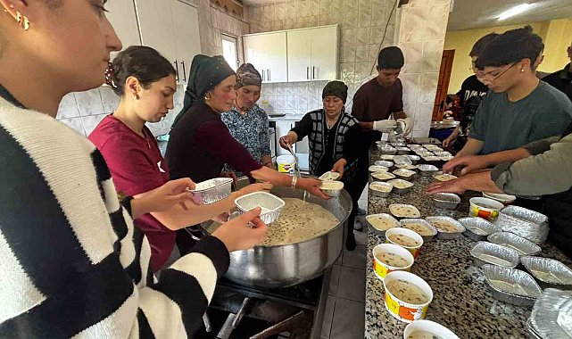 Damal'da Aşure lokması programı