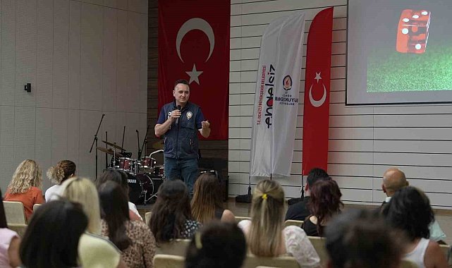 Denizli Büyükşehir personeli, bağımlılık ve siber suçlarla mücadele eğitimi aldı