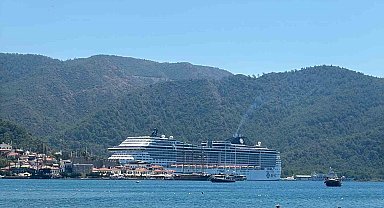 Dev yolcu gemisi Marmaris'e 5 bin yolcu ve mürettebatıyla demir attı