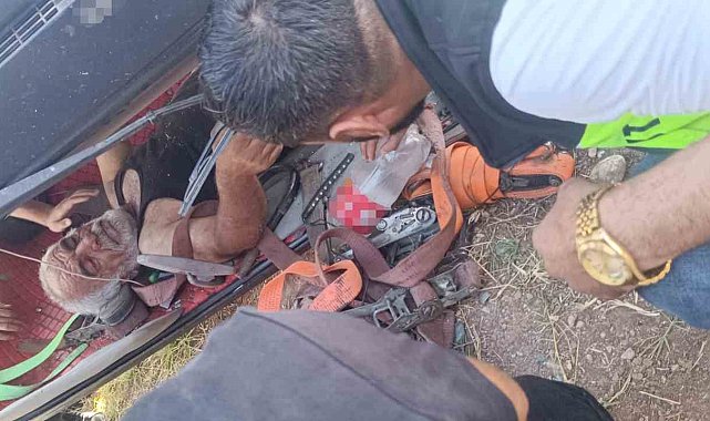 Diyarbakır'da çekici devrildi, sürücü yaralandı