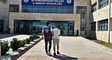 Dolandırıcılık suçundan aranan şahsı polis yakaladı