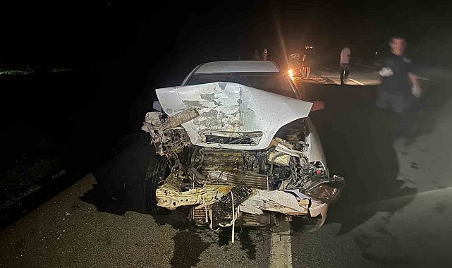 Dursunbey'de traktör ile otomobil kaza yaptı: 1 yaralı