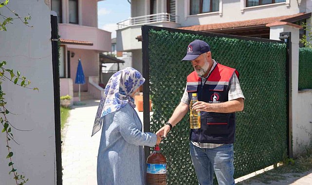 Düzce'de atık yağ kampanyasına katılanlara sıvı yağ hediyesi