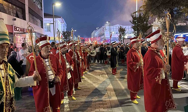 Düzce'de binler, 15 Temmuz'un 10. yılında meydanları doldurdu