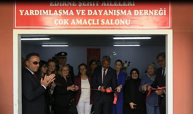 Edirne'de şehit ailelerinin el emeği göz nuru ürünleri sergilendi