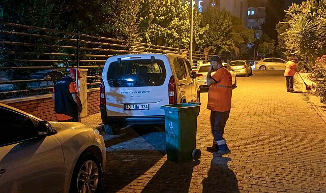 Efeler Belediyesi temizlik ekipleri çalışmalarını sürdürüyor