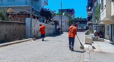 Efeler'de temizlik çalışmaları sürüyor