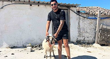 Ehliyetine 5 yıl sonra kavuştu, sevincini kurban keserek kutladı