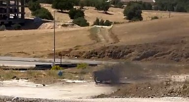 Elazığ'da boş alandaki motosiklet alev alev yandı