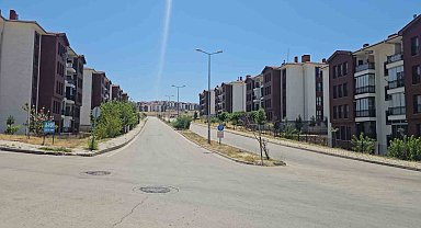 Elazığ'da kavurucu sıcaklar yolları boşalttı