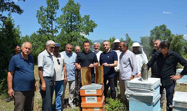 Emet Kaymakamı Başkapan, arıcılarla bir araya geldi