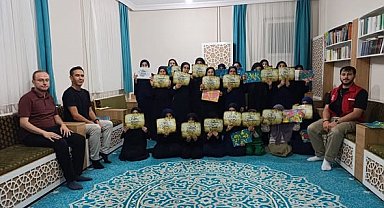 Emirdağ'da Aziziye Kız Hafızlık Kur'an Kursu öğrencilerine 'Ebru Sanatı' ve 'Kaligrafi' etkinliği' ilgi gördü