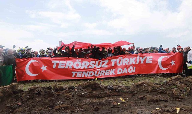 Enduro şampiyonasının finali Tendürek'te "Terörsüz Türkiye" pankartıyla başladı