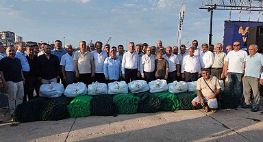 Erdemli'de balıkçılara ekipman desteği
