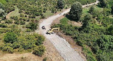 Erenler'de kırsal mahallelerde üstyapı ve yol çalışmaları sürüyor