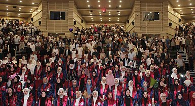 ERÜ İlahiyat Fakültesi'nde mezuniyet sevinci