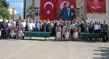 Erzurum'da yetiştiricilere 288 sıvat ve 120 süt sağım makinesi dağıtıldı