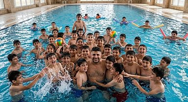 Erzurumlu iş insanından köy çocuklarına havuz jesti: 2 bin 500 çocuk ilk kez havuzla buluştu
