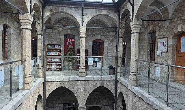 Eskiden cezaeviydi şimdi ise 36 bin kitaplık bir bilgi yuvası