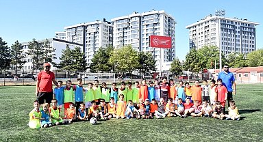 Eskişehir'de GSB Spor Okulları'nda futbol heyecanı hız kesmiyor