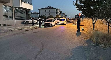Eskişehir'de iki aile arasında çıkan kavgada 2 kişi yaralandı