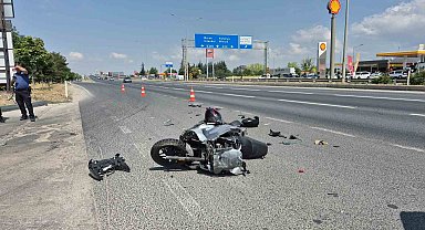 Eskişehir'de otomobile arkadan çarpan motosikletli yaralandı