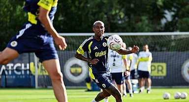 Fenerbahçe, günü iki antrenmanla tamamladı