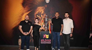 Galatasaray'ın şampiyonluk kupası Silifke'de taraftarlarla buluştu