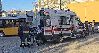 Gaziantep'te hafif ticari araç ile çarpışan motosikletli yaralandı