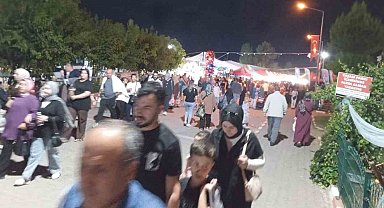 Gediz Tarhana Festivali'nin son gününde festival alanında insan seli