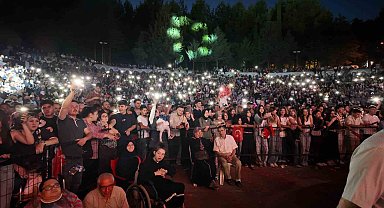 Gediz Tarhana Festivalinde Cengiz Kurtoğlu coşkusu