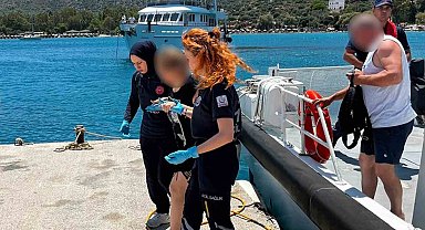 Gezi teknesinde rahatsızlanan vatandaşa tıbbi tahliye