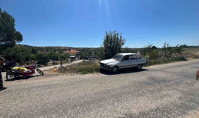 Gördes'te motosiklet otomobile çarptı: 2 yaralı
