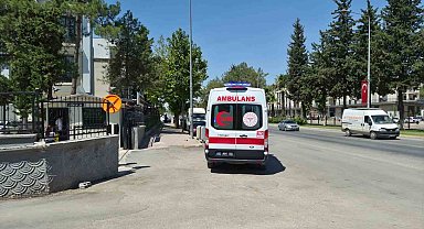 Hafif ticari aracın çarptığı yaya yaralandı