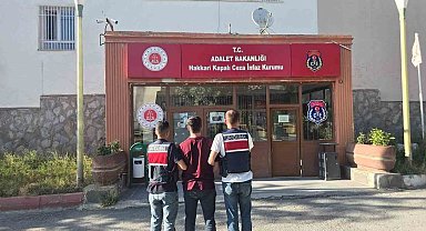 Hakkari'de aranan 4 hükümlü JASAT operasyonuyla yakalandı