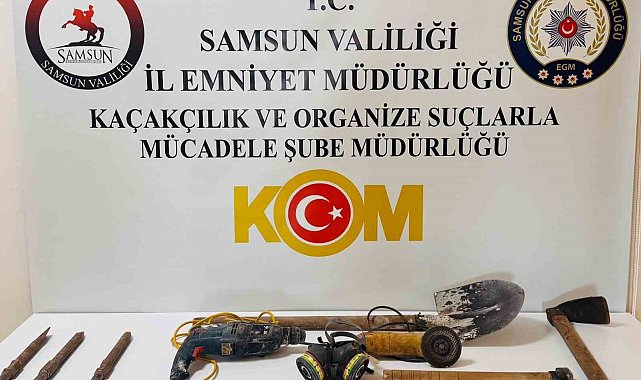 Halı altındaki gizli geçit kaçak kazıyı ortaya çıkardı