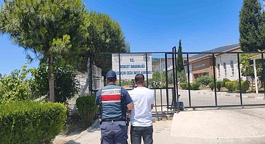 Hırsızlıktan 8 yıl cezası bulunan firari Kuşadası'nda yakalandı