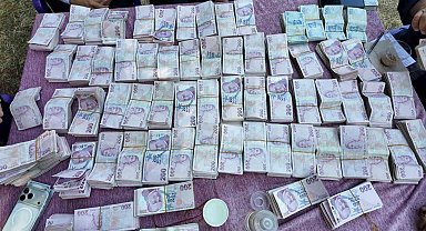 İki gece iki gün süren düğünde 35 koyun kesildi, 6 milyon lira takı takıldı