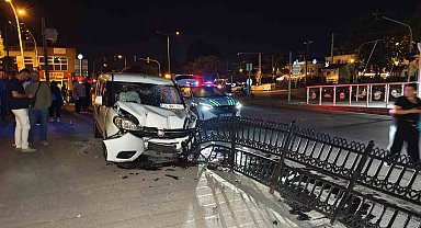 İki motosiklete çarpan sürücü ortalığı savaş alanına çevirdi: 1 ölü, 3 yaralı