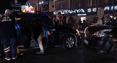 İnegöl'de zincirleme kaza: 5 yaralı