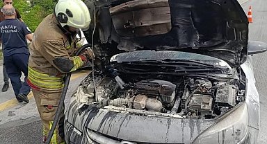 İskenderun'da araç yangını paniğe neden oldu