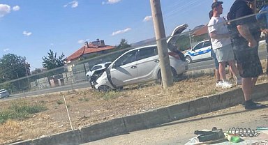 Isparta'da iki otomobil çarpıştı: 1 yaralı
