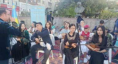 İstanbul'da "Ulusal Dombra Günü" etkinliği düzenlendi