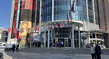 İzmit Belediye Başkanı Hürriyet ve eşi gözaltına alındı