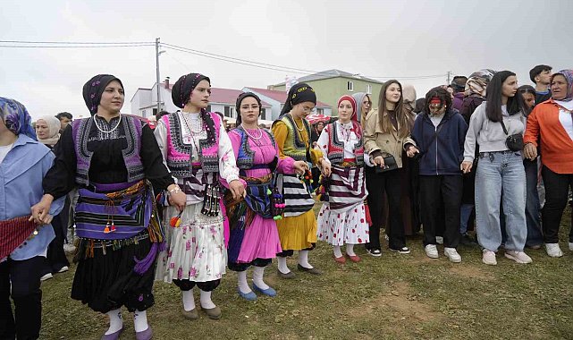 Kadırga Otçu Şenliği binlerce kişiyi buluşturdu