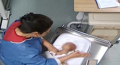 Kahramanmaraş'ta bebeğe şiddet davasında eski hemşirenin tutuklu yargılanmasına devam edilecek