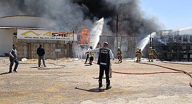 Kahramanmaraş'ta iş yeri yangını